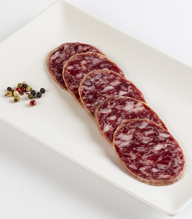 Salchichón cular ibérico corte