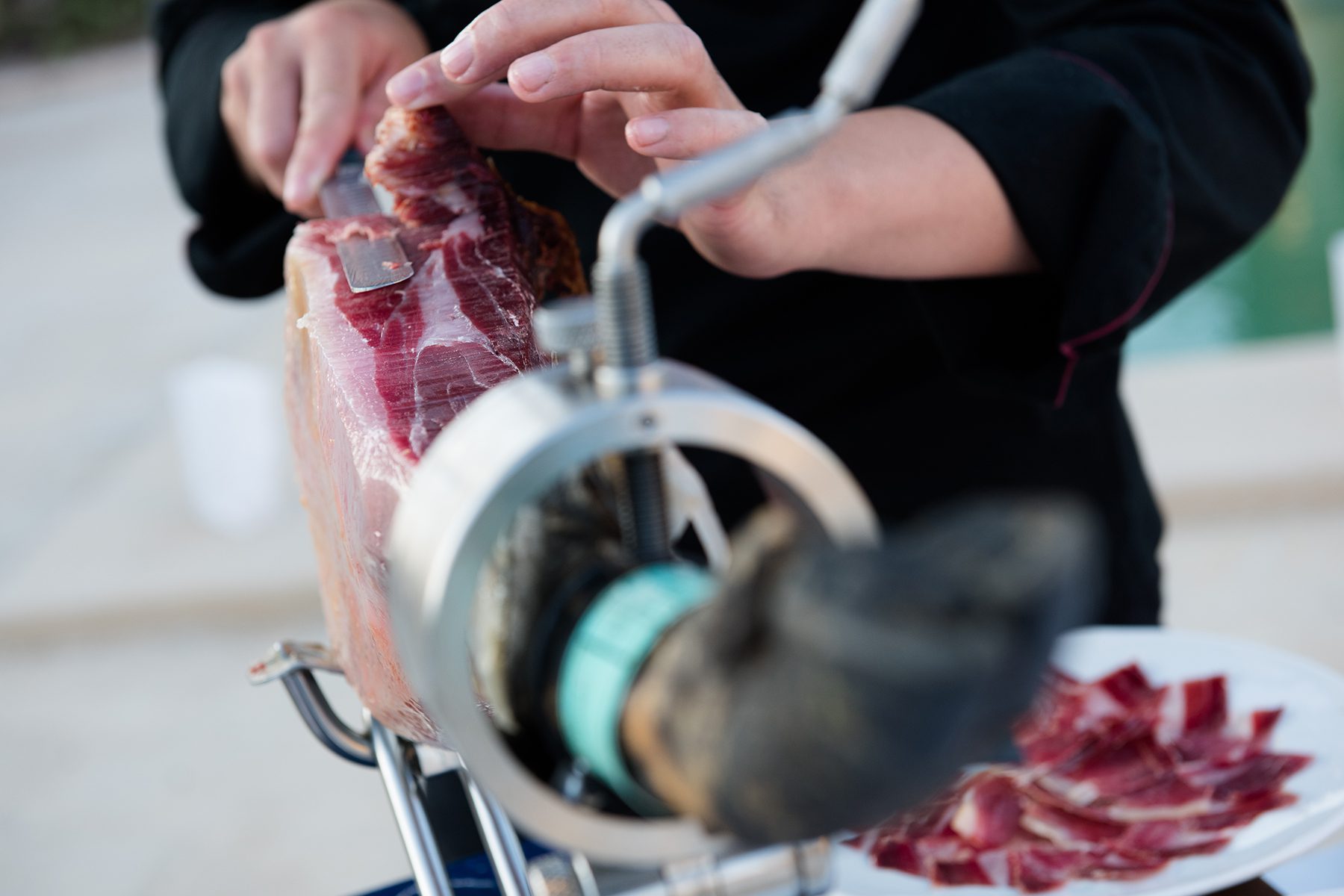 Cómo colocar el jamón en el jamonero